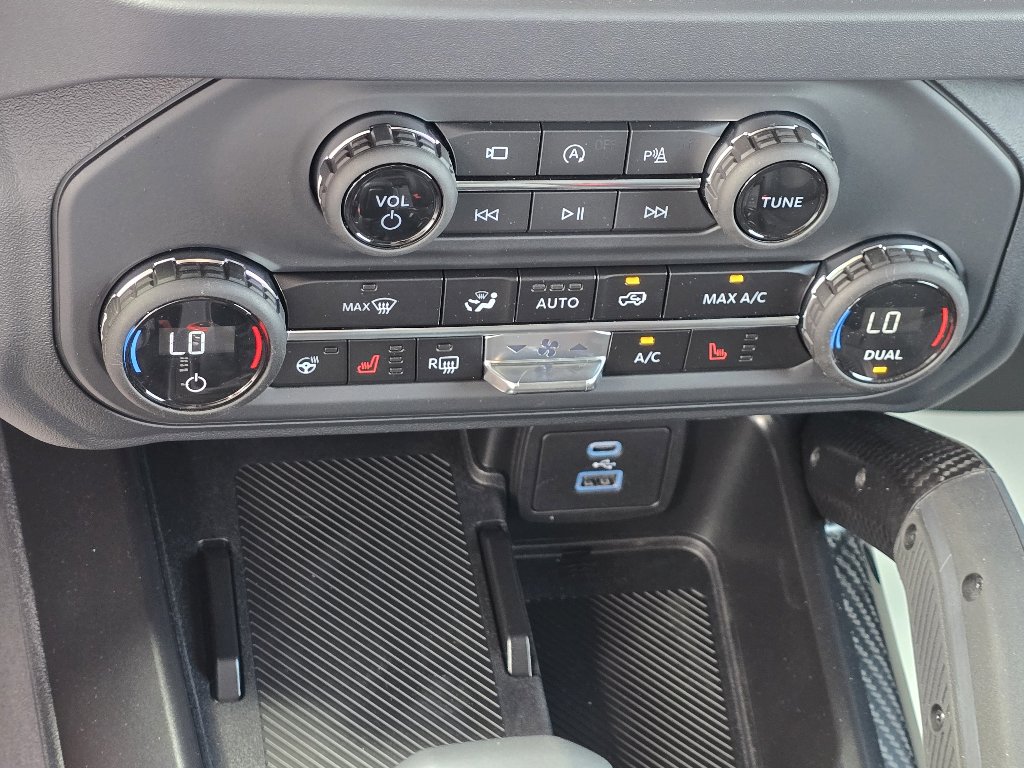 New 2025 Ford Bronco Raptor image 14