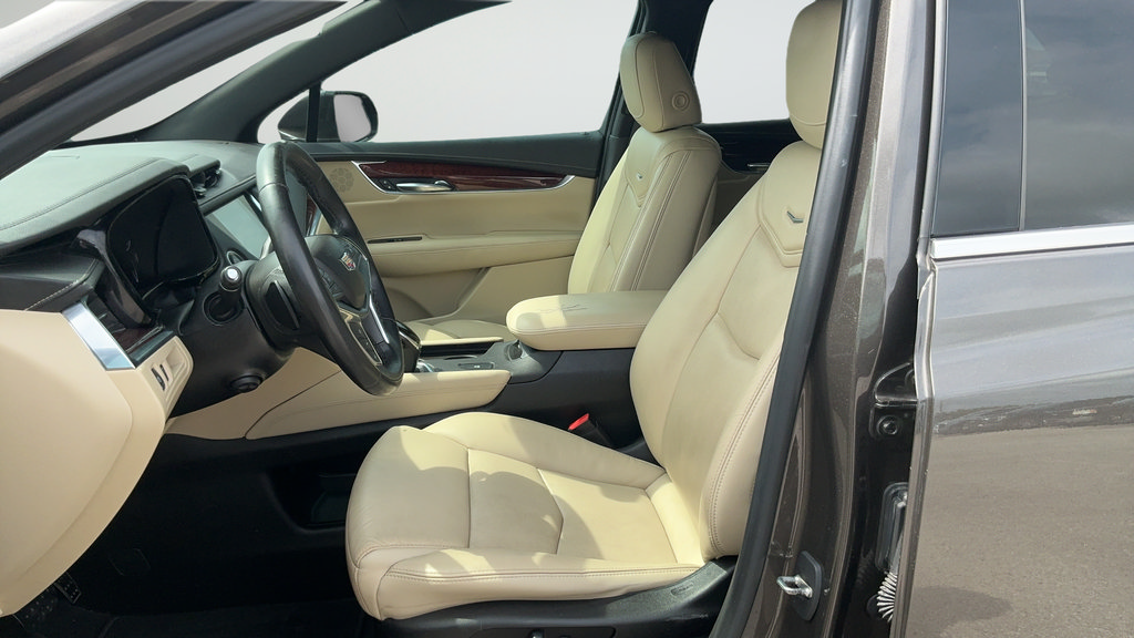 Used 2019 Cadillac XT5 Luxury FWD image 17