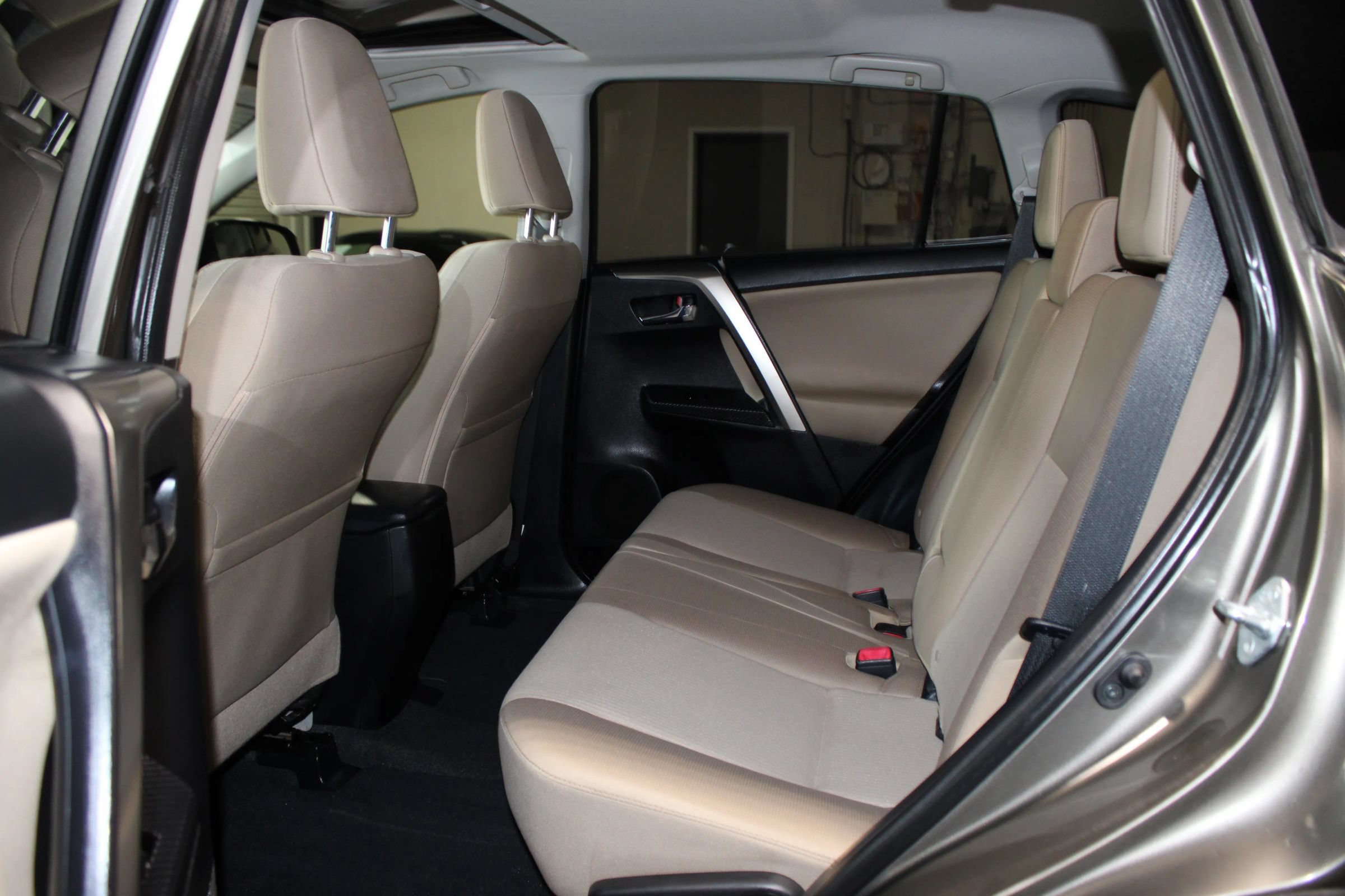 Used 2015 Toyota RAV4 XLE FWD image 25