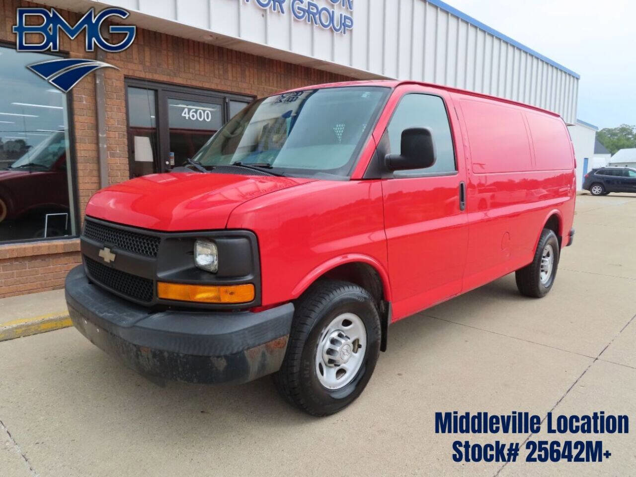 Used 2015 Chevrolet Express 2500 image 1