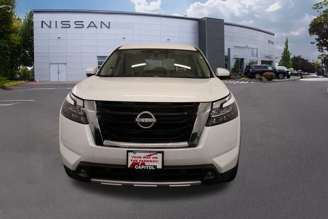 New 2025 Nissan Pathfinder SL image 6