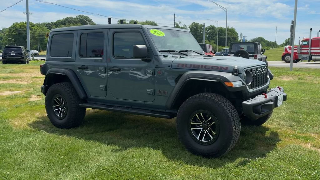 Used 2025 Jeep Wrangler Unlimited Rubicon w/ XTREMEE 35" Tire Package AWD/4WD image 9