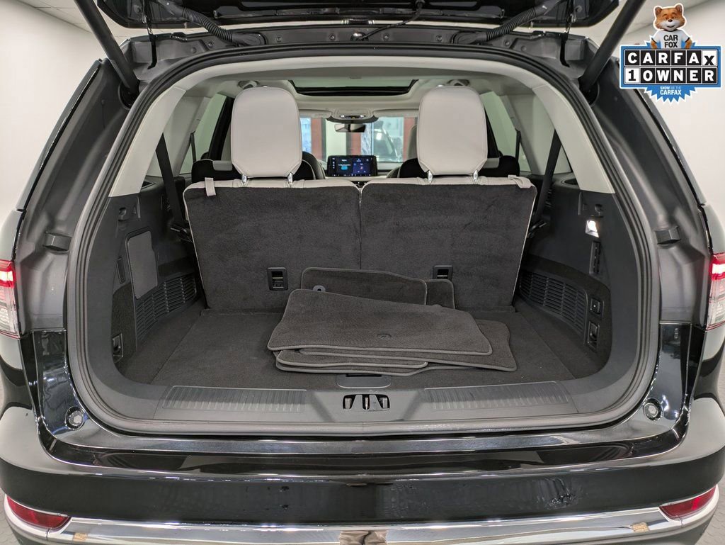 Certified 2025 Lincoln Aviator AWD image 24