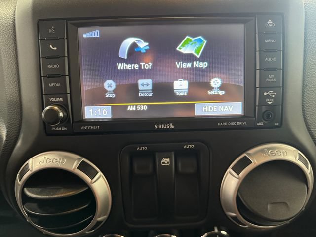 Used 2017 Jeep Wrangler Sahara w/ Connectivity Group AWD/4WD image 12