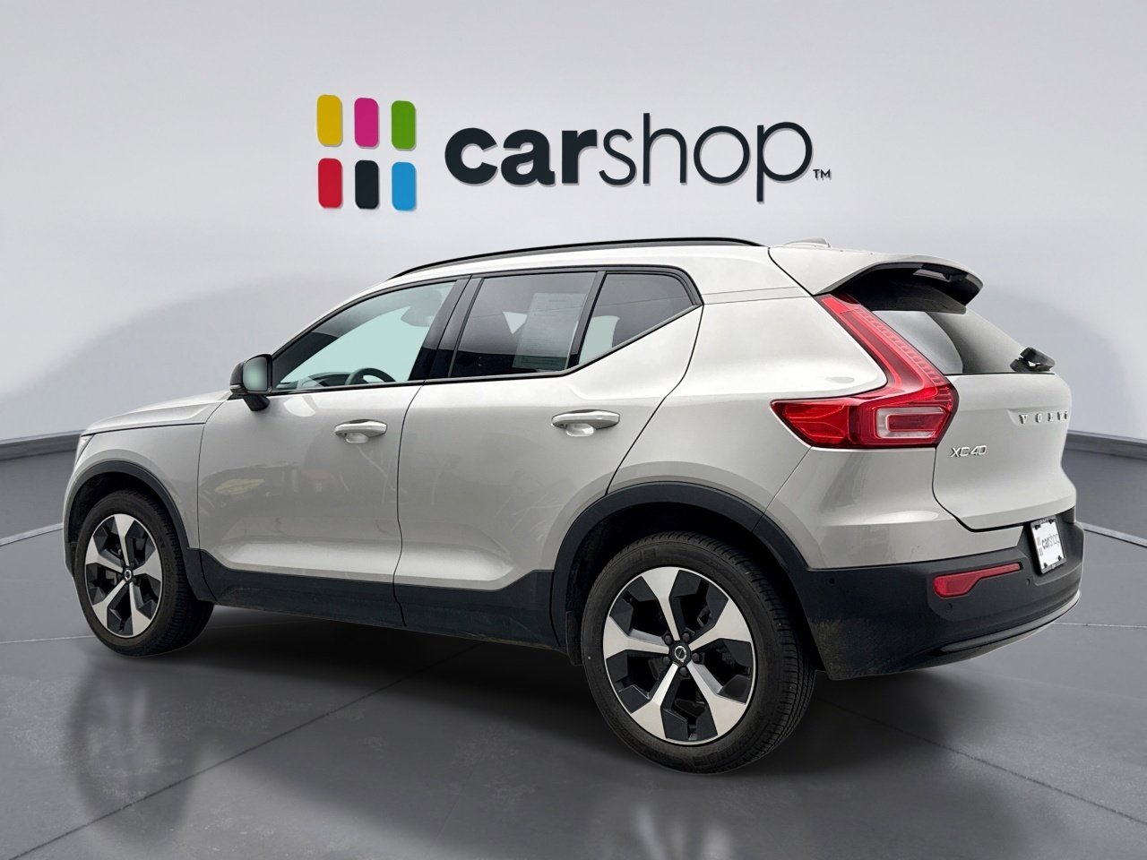Used 2025 Volvo XC40 B5 Plus AWD/4WD image 3
