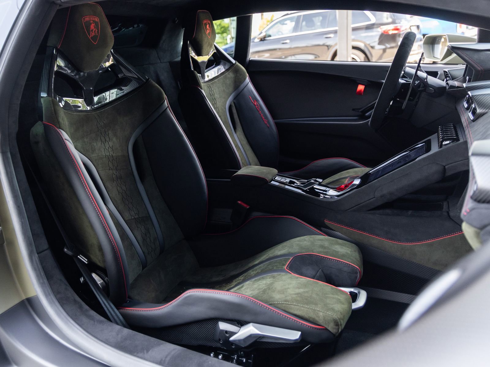 Used 2024 Lamborghini Huracan Sterrato AWD/4WD image 47