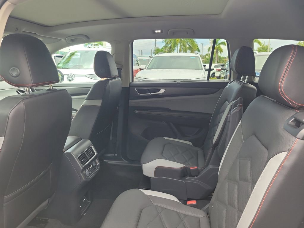 New 2026 Volkswagen Atlas Peak Edition image 12