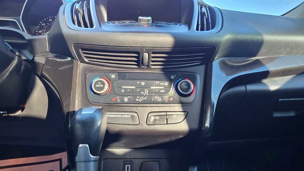 Used 2018 Ford Escape SE w/ SE Sport Appearance Package image 14