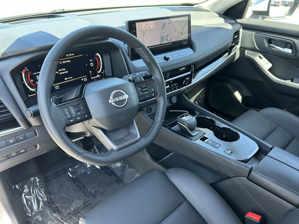 Used 2025 Nissan Rogue SL w/ SL Premium Package image 15