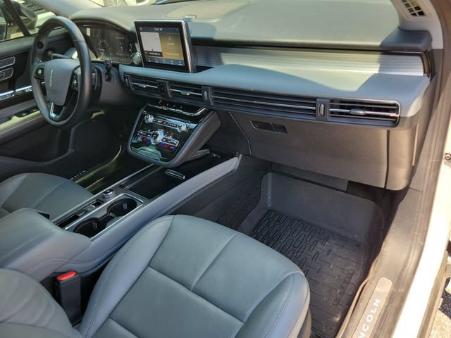 Used 2020 Lincoln Corsair Reserve w/ Elements Package FWD image 11