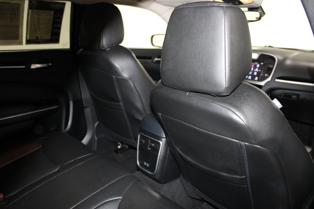 Used 2023 Chrysler 300 Touring AWD/4WD image 29