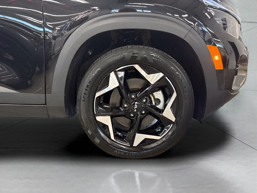 Certified 2025 Kia Seltos S AWD/4WD image 30