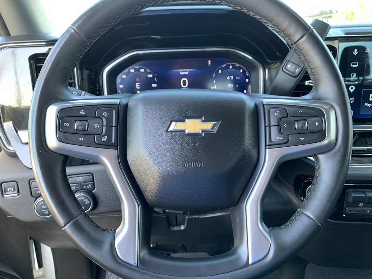 Used 2025 Chevrolet Silverado 1500 LT AWD/4WD image 14