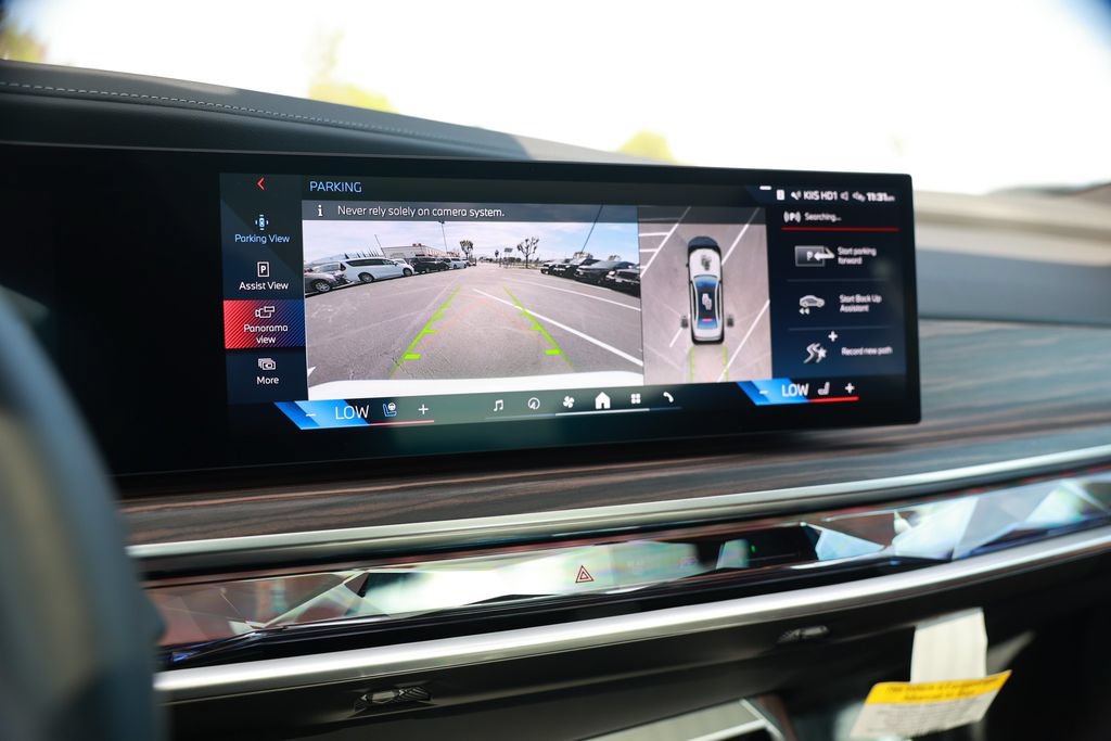 Used 2025 BMW i7 M70 w/ Executive Package AWD/4WD image 23