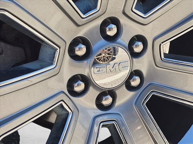 Used 2016 GMC Yukon Denali w/ Open Road Package AWD/4WD image 15