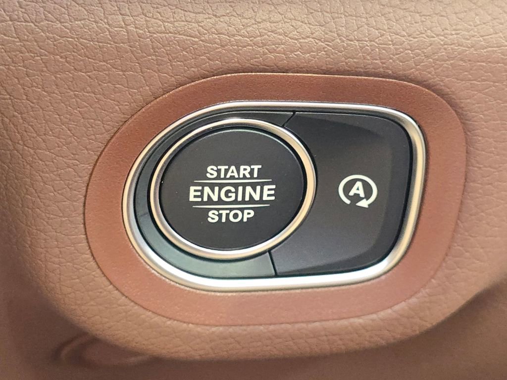 New 2026 Mercedes-Benz GLS 450 4MATIC image 39