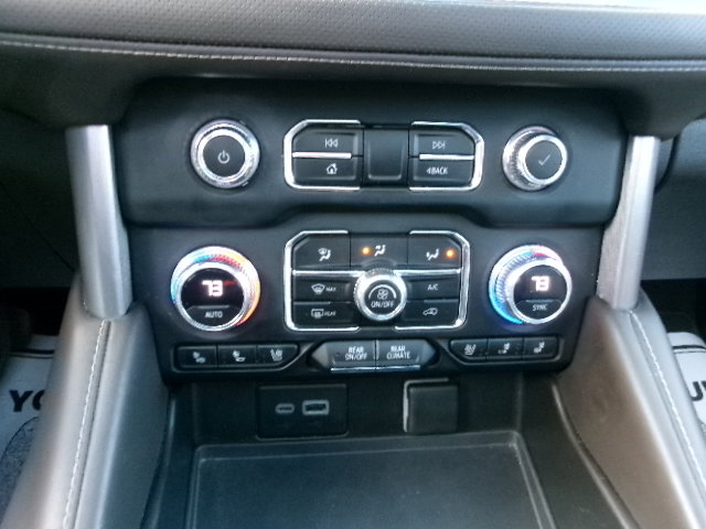 Used 2023 GMC Yukon SLT w/ SLT Premium Package image 28