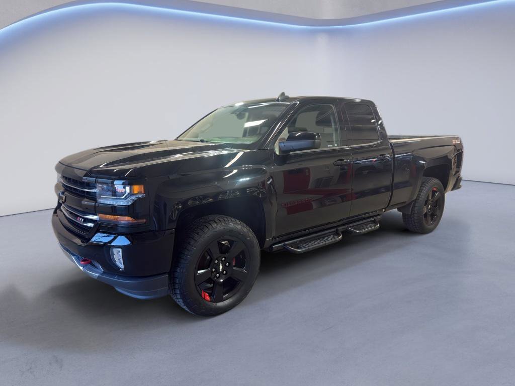 Used 2017 Chevrolet Silverado 1500 LT w/ Redline Edition image 3