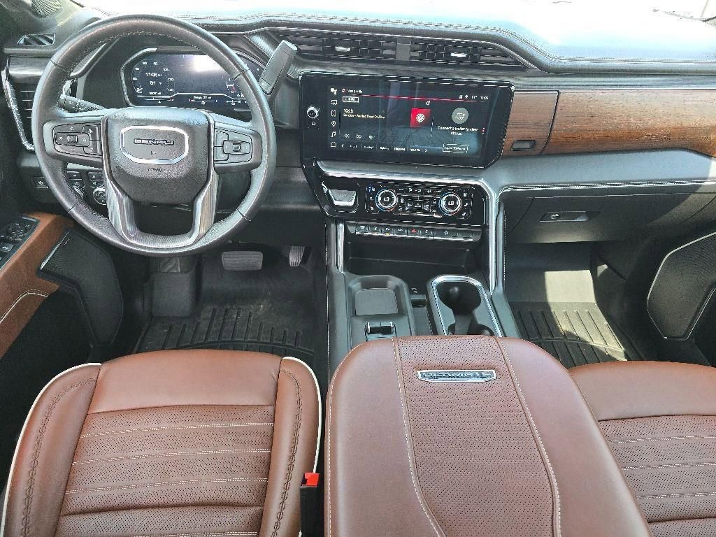 Used 2025 GMC Sierra 2500 Denali Ultimate w/ Snow Plow Prep/Camper Package image 17