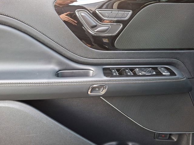 New 2026 Lincoln Aviator AWD w/ Jet Appearance Package image 11