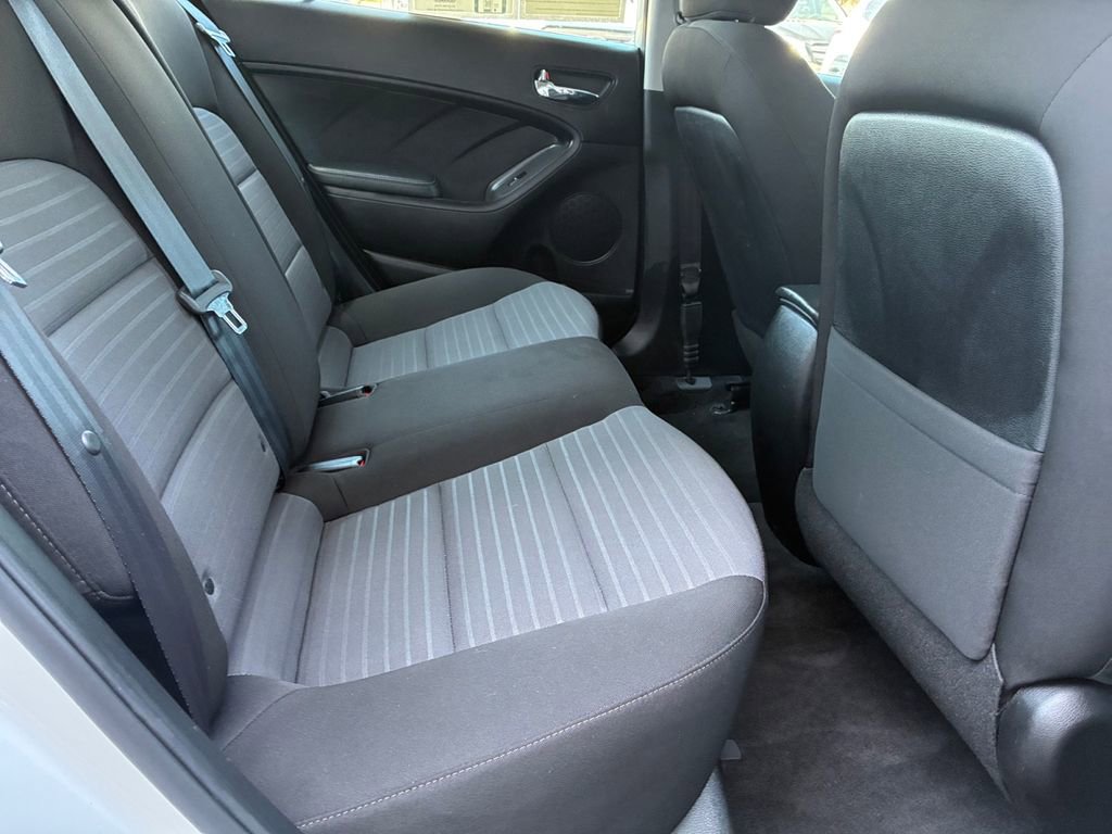 Used 2018 Kia Forte S image 5