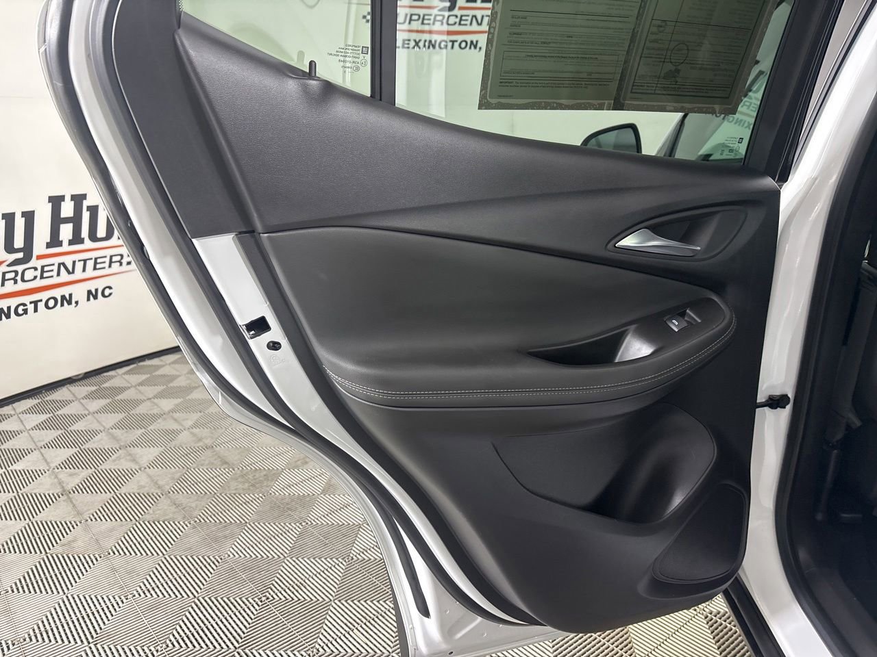 Used 2024 Buick Encore GX Preferred w/ Comfort Package FWD image 18