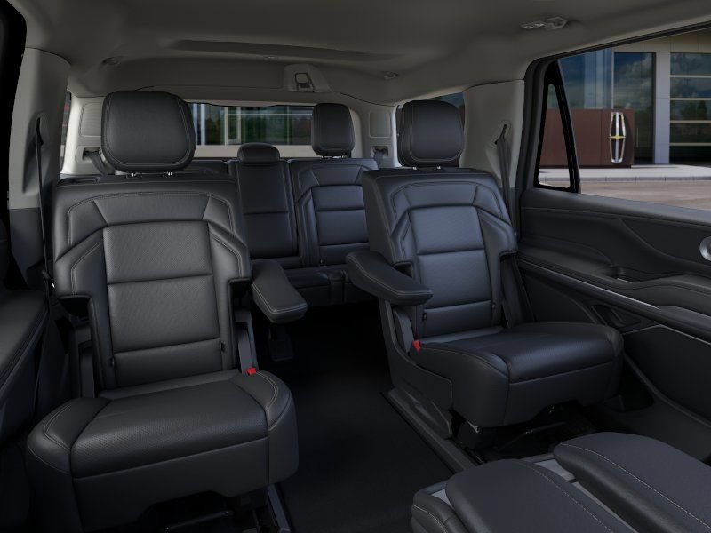 New 2026 Lincoln Navigator Premiere AWD/4WD image 11