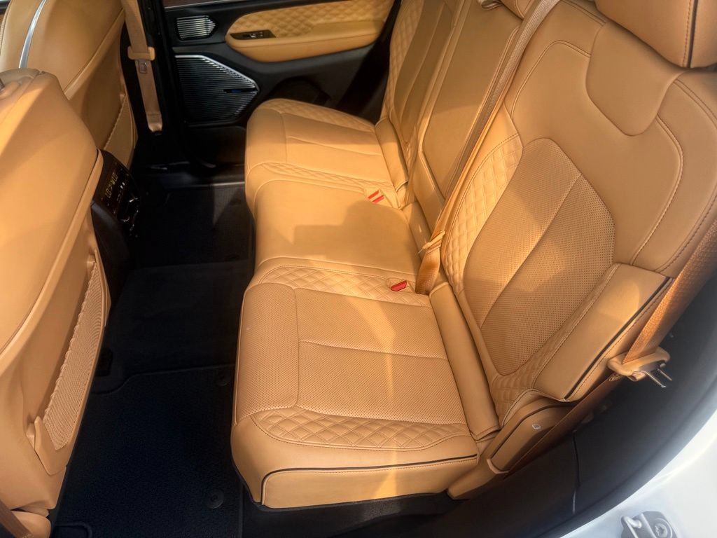 Used 2022 Jeep Grand Cherokee Summit w/ Adv Protech Group IV AWD/4WD image 37