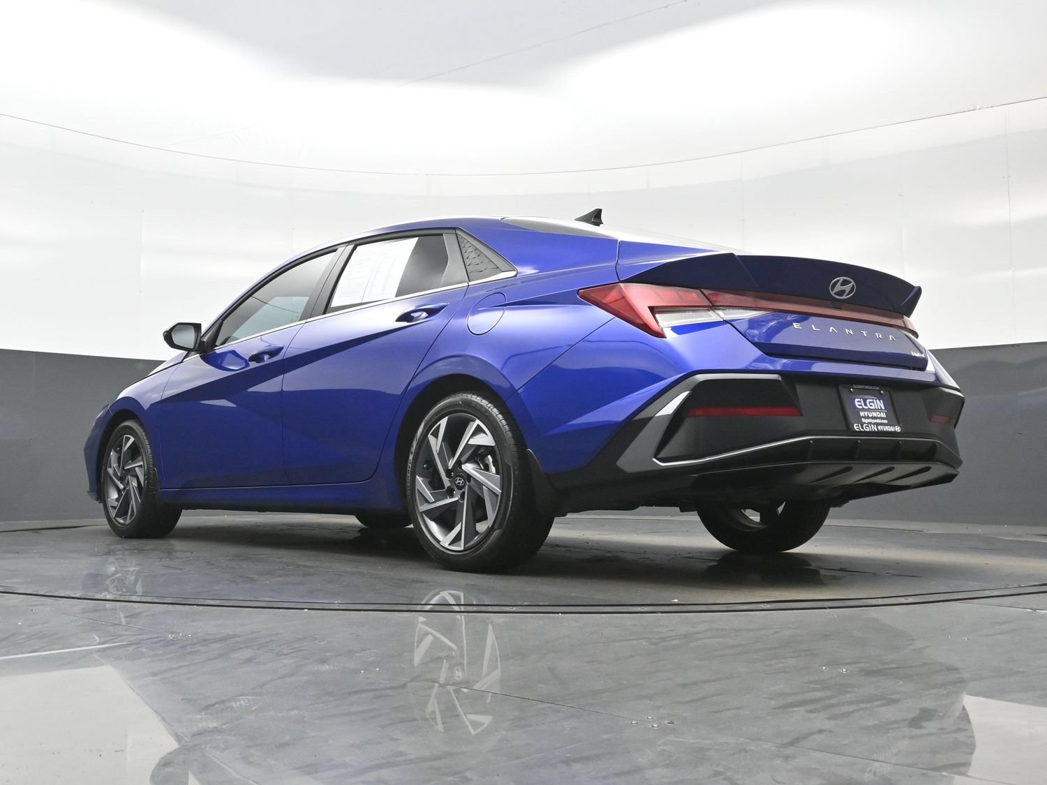 Certified 2025 Hyundai Elantra Limited FWD image 29
