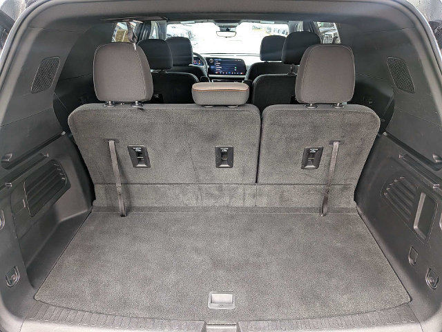 Used 2026 Chevrolet Traverse LT w/ Driver Confidence Package FWD image 13