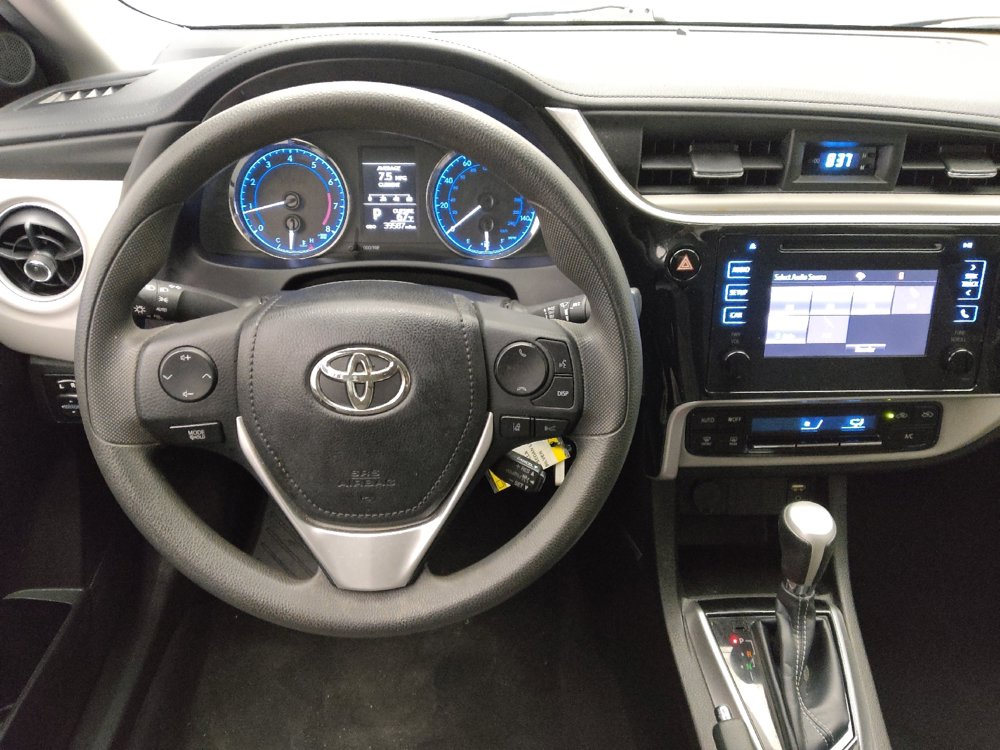 Used 2019 Toyota Corolla LE image 22
