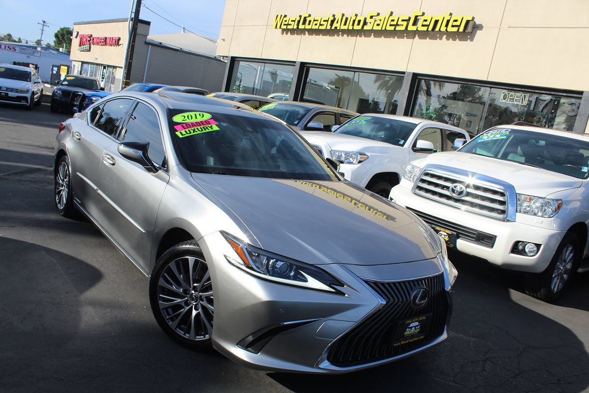 Used 2019 Lexus ES 300h w/ Premium Package FWD image 39