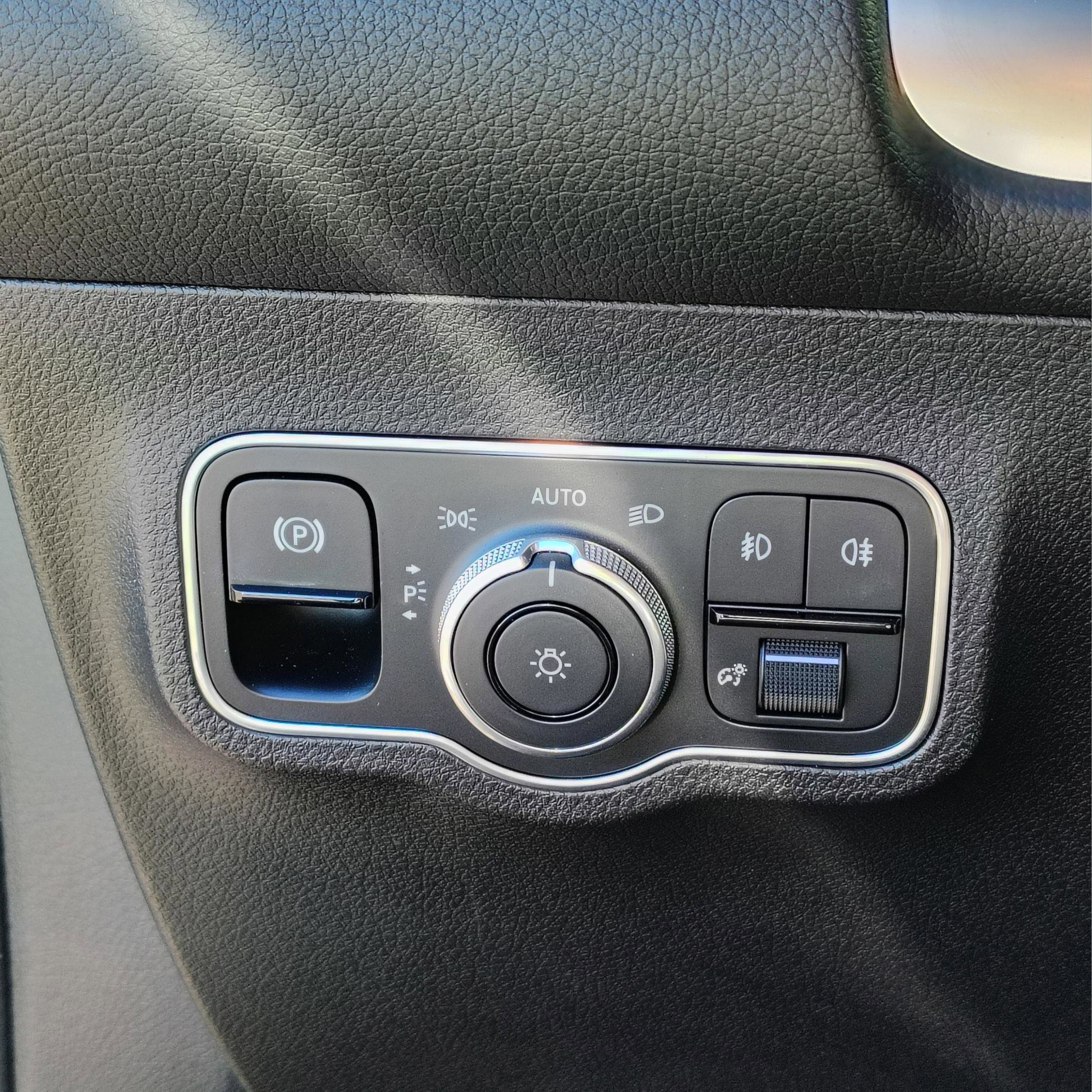 Used 2026 Mercedes-Benz GLB 250 image 33