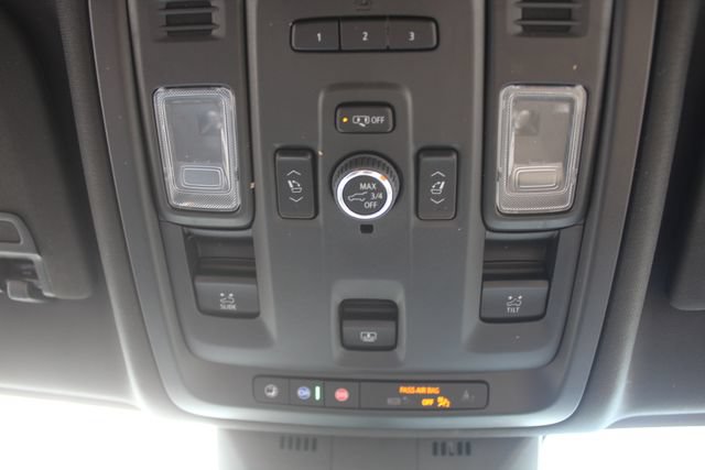 Used 2024 Cadillac Escalade Premium Luxury w/ Performance Package AWD/4WD image 34