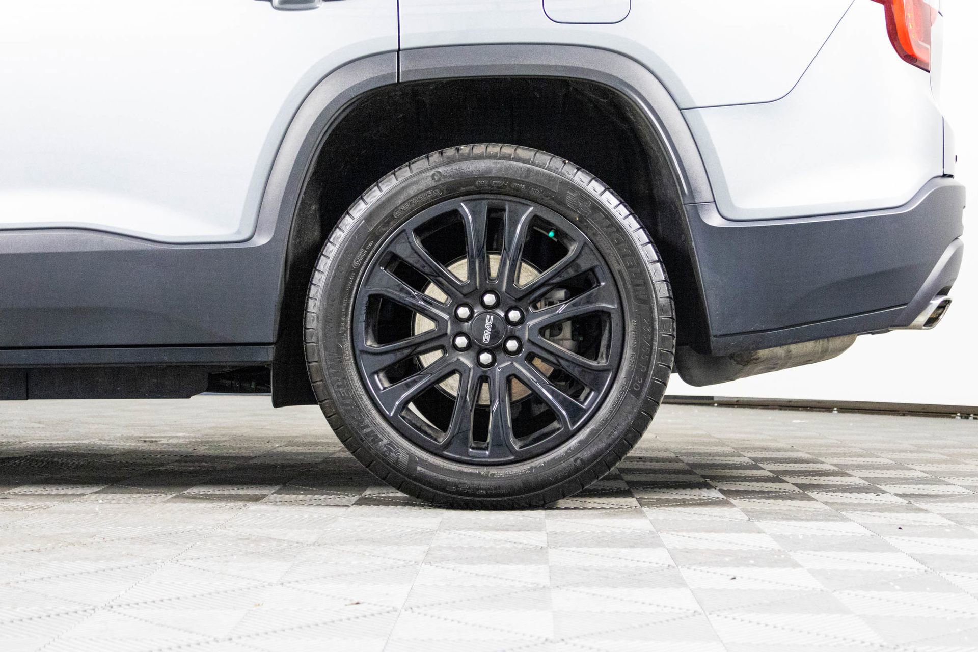 Certified 2023 GMC Acadia SLE w/ Driver Convenience Package image 46