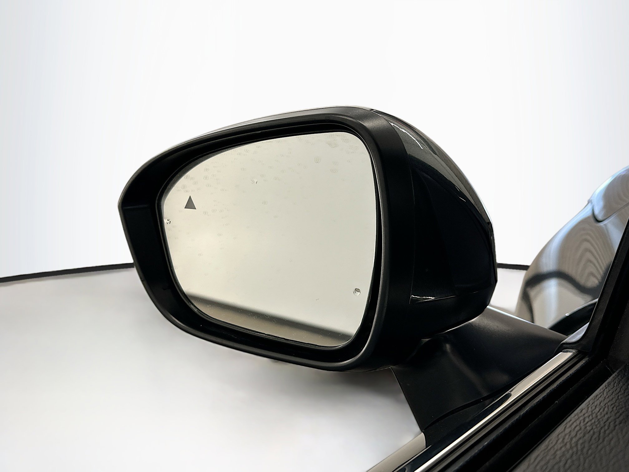 Used 2025 Mitsubishi Outlander SE image 16