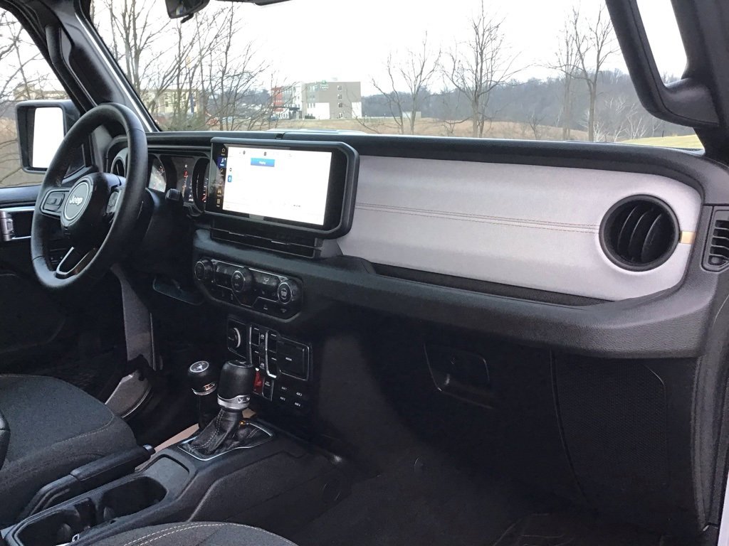 Used 2024 Jeep Gladiator Willys image 22