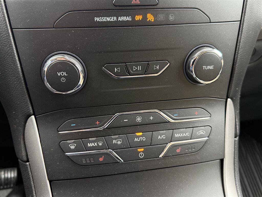 Used 2020 Ford Edge SEL w/ Convenience Package AWD/4WD image 19