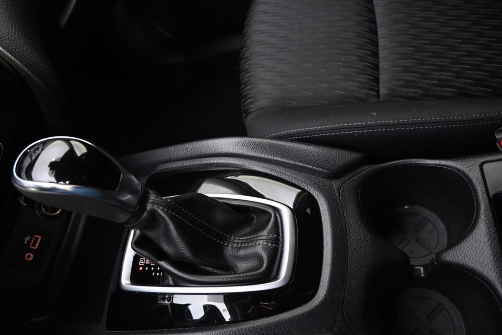 Used 2019 Nissan Rogue S AWD/4WD image 32
