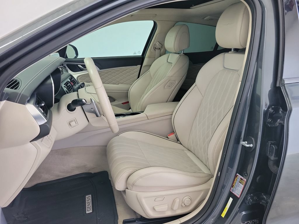 Used 2019 Genesis G70 3.3T Design RWD image 15