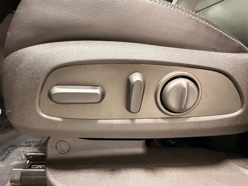 Used 2022 GMC Terrain SLT w/ Infotainment Package II AWD/4WD image 24