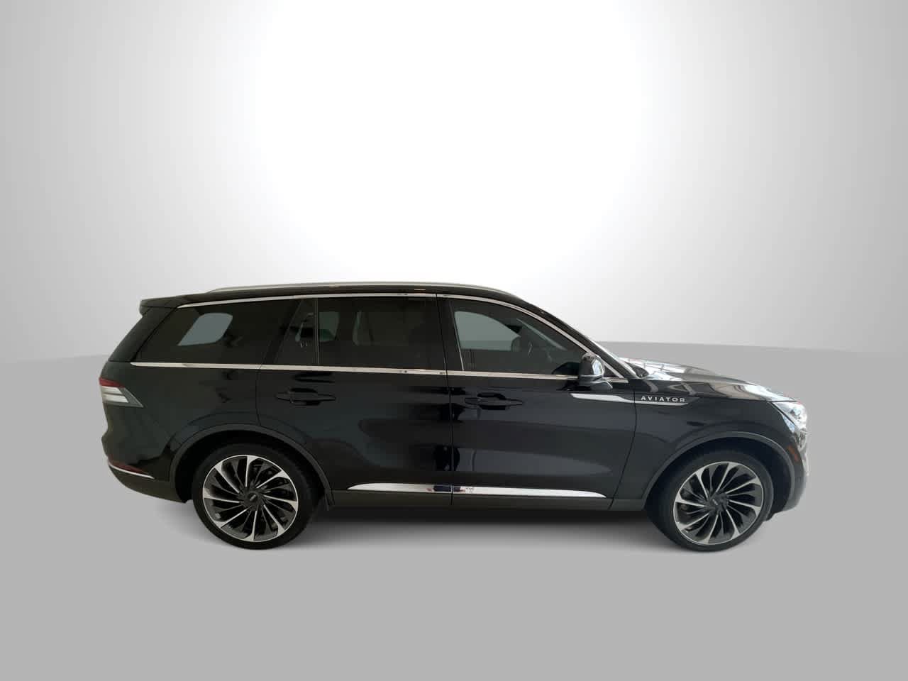 Used 2021 Lincoln Aviator Reserve w/ Equipment Group 202A AWD/4WD image 9