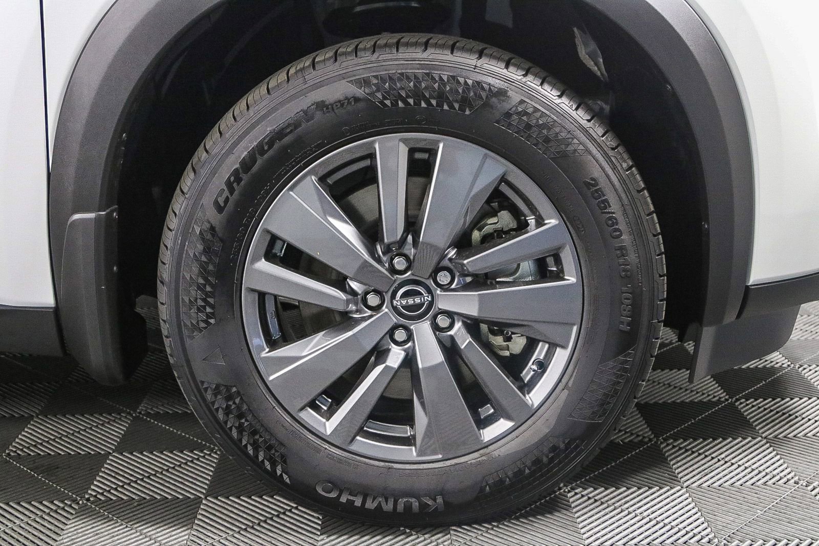 Certified 2025 Nissan Pathfinder SV image 11