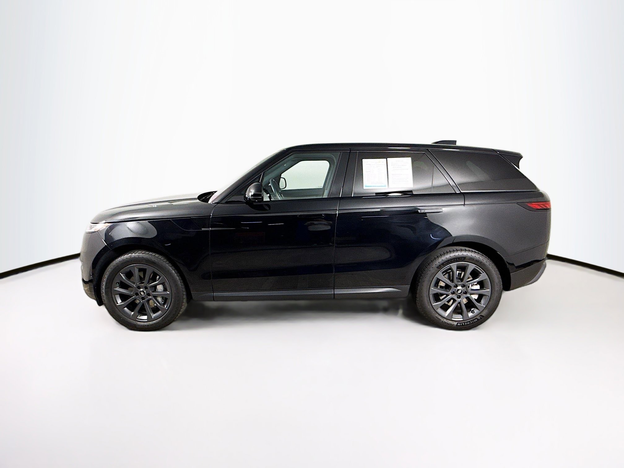 Used 2024 Land Rover Range Rover Sport SE AWD/4WD image 7