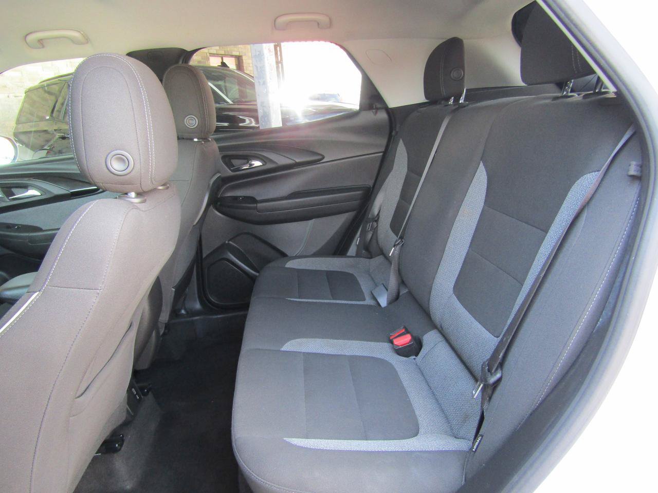Used 2021 Chevrolet TrailBlazer LT w/ Convenience Package FWD image 9