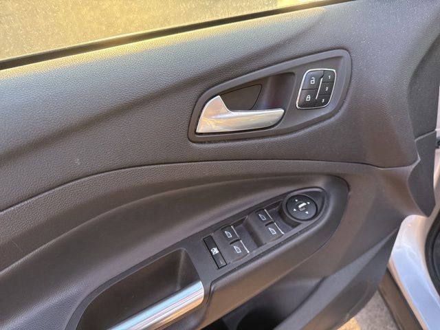 Used 2015 Ford Escape Titanium image 9