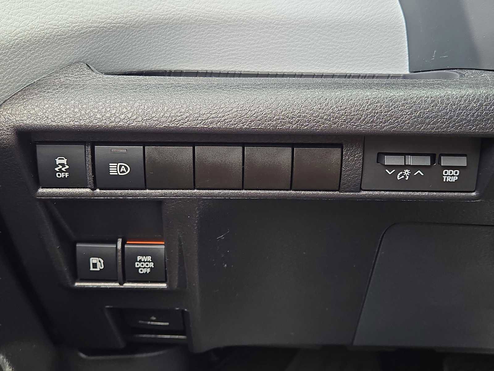 Used 2025 Toyota Sienna XLE AWD/4WD image 26