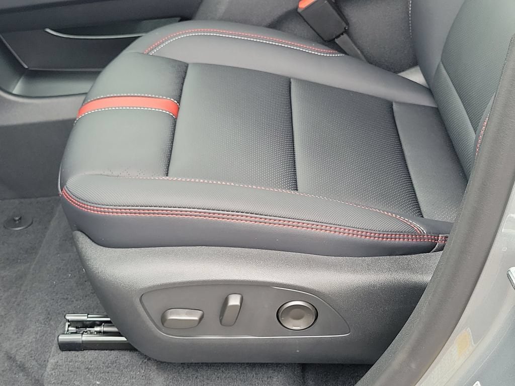 New 2026 Chevrolet Traverse RS FWD image 16