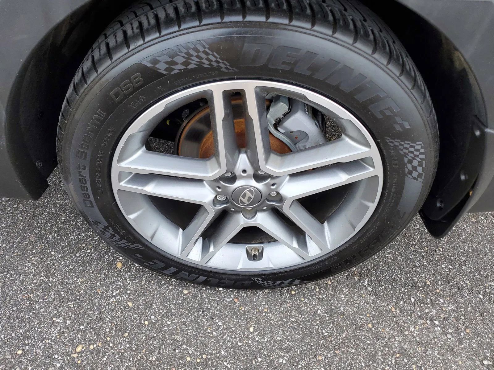 Used 2017 Hyundai Santa Fe SE Ultimate Sport Utility 4D image 5