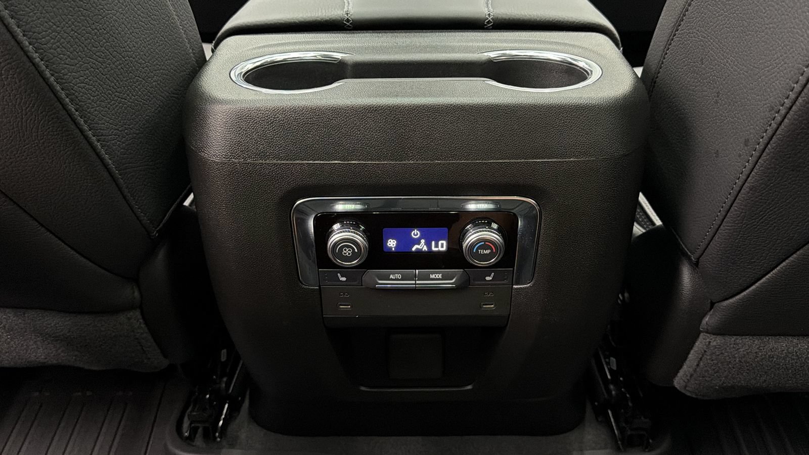 Used 2025 GMC Yukon XL Denali w/ Sun & Power Step Package AWD/4WD image 36